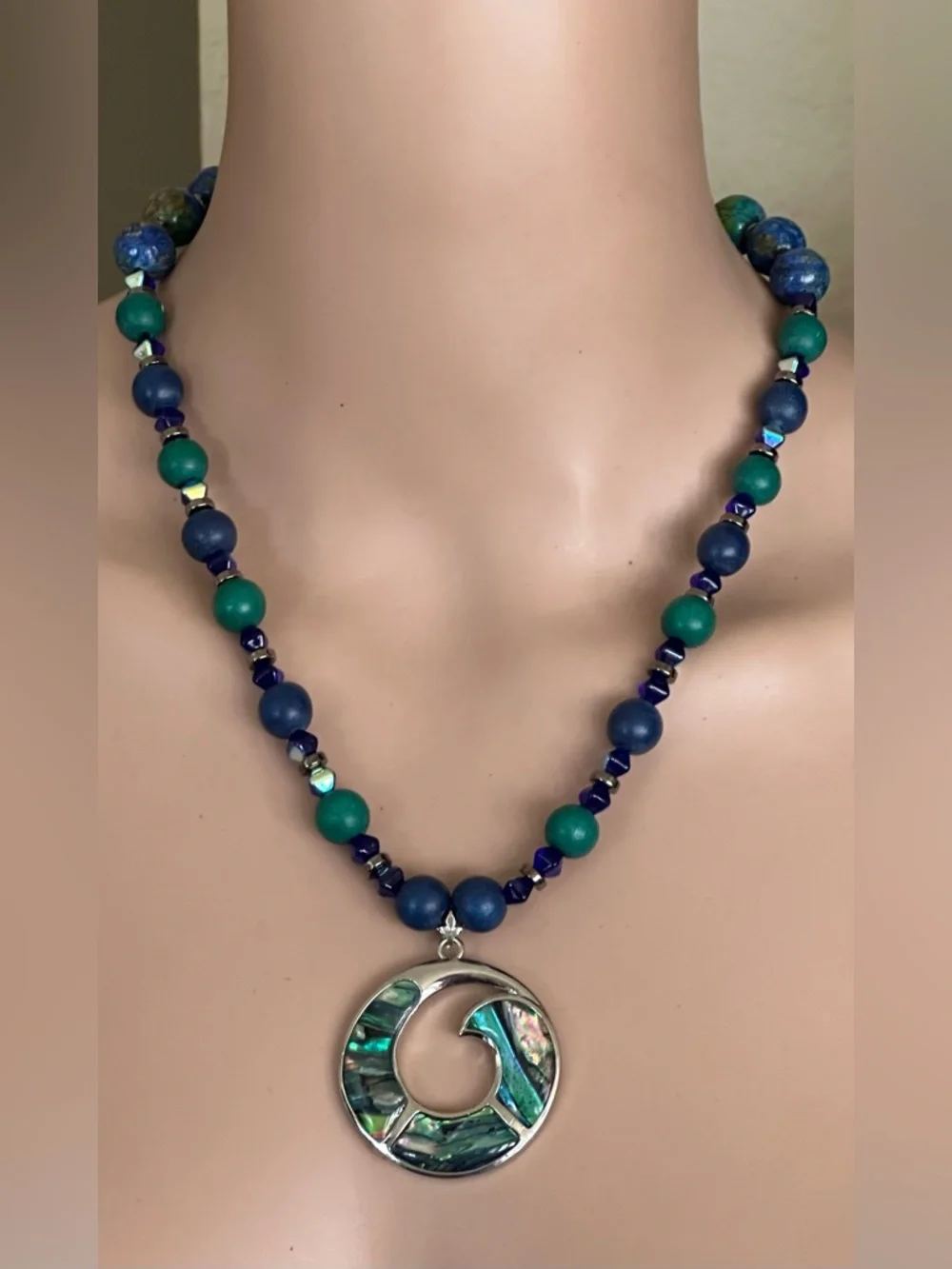 22 inch Abalone Shell bead necklace NWOT - Picture 8 of 15